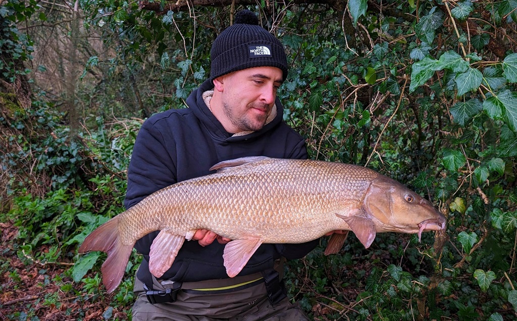 Top Tips for Surface Fishing for Carp - Dream Carp Holidays